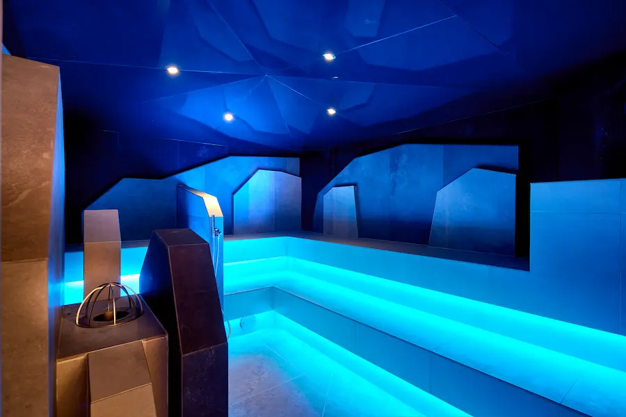 Winterkracht uit de Tiroolse bergen: Nieuw 'Boomnest' en 'Wellness Dream World' Panorama Royal | WintersportOostenrijkGids.nl Het Aroma Stollen stoombad is maar een van de vele wellnessvoorzieningen van Hotel Panorama Royal. © Hotel Panorama Royal