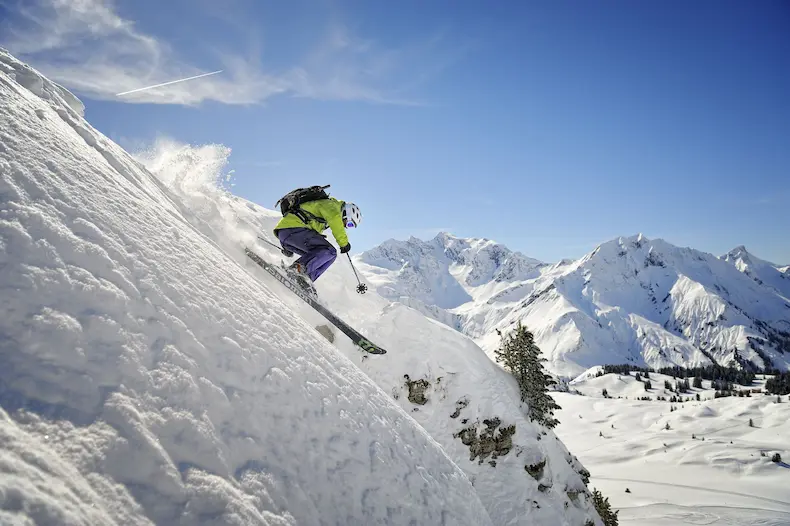 Berghaus Schröcken aan de Arlberg: 4* ontmoetingsplek voor skiliefhebbers | WintersportOostenrijkGids.nl Het skigebied Warth-Schröcken is een ideale plek om freeriden te ontdekken. Ga op pad met een skigebied van Berghaus Schröcken. © Skilfte Warth / Berghaus Schröcken
