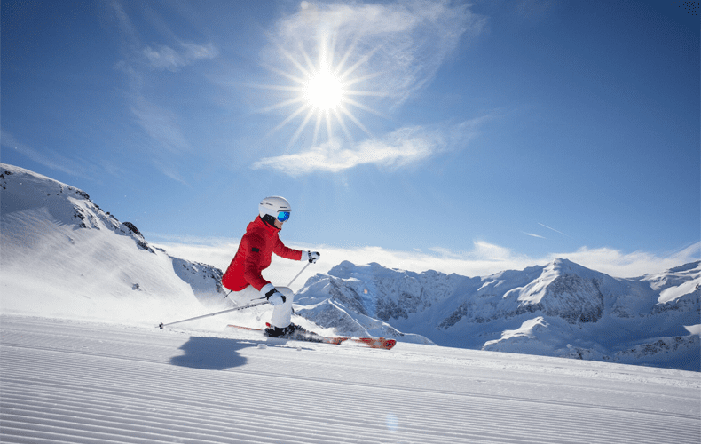 De pistes in de Zillertal Arena bieden veel variatie voor zowel families als gevorderde skiërs. © SalzburgerLand Tourismus / Biohotel Castello Königsleiten