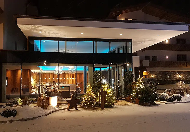 De entree en receptie van Hotel Held zijn in 2016 nieuw gebouwd. © Nico van Dijk / Wintersportoostenrijkgids.nl