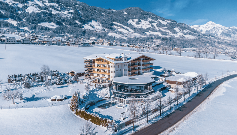 Sport- en Wellnesshotel Held ligt centraal nabij 3 van de 4 skigebieden in het Zillertal. © Held Hotel & Spa
