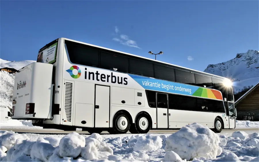Ga comfortabel met de pendelbus van Interbus op wintersport. © Interbus