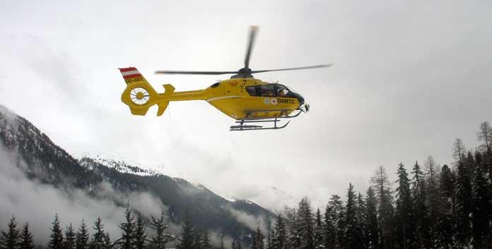 Een vlucht met een reddingshelikopter betaal je liever niet uit eigen zak. Zorg voor een goede reisverzekering voor je wintersport © WintersportOostenrijkGids.nl