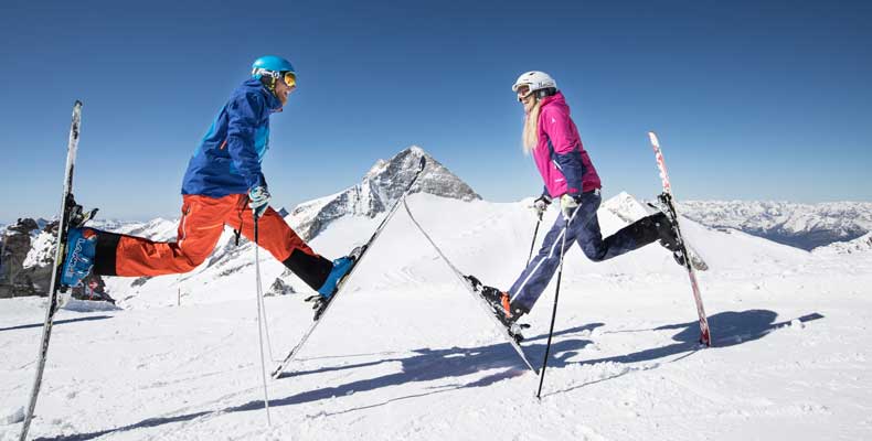Het hele jaar door skiën op de Hintertuxer Gletsjer. Op 5 minuten rijden van het dalstation van de gondels ligt het 4* Alpinhotel Berghaus © Sebastian Weingart (Alpinhotel Berghaus)