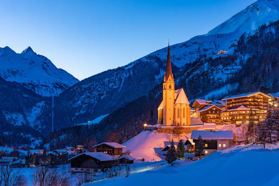 Webcams in Heiligenblut | WintersportOostenrijkGids.nl De markante kerk van Heiligenblut is een echte blikvanger. Franz Gerdl / TVB Heiligenblut am Großglockner