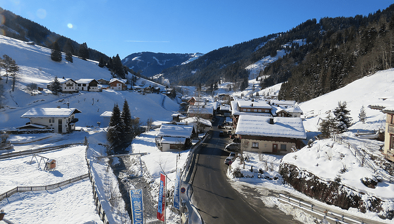 Op wintersport in Dienten am Hochkönig, een rustig dorp in skigebied Hochkönig in het Salzburgerland. © WintersportOostenrijkGids.nl