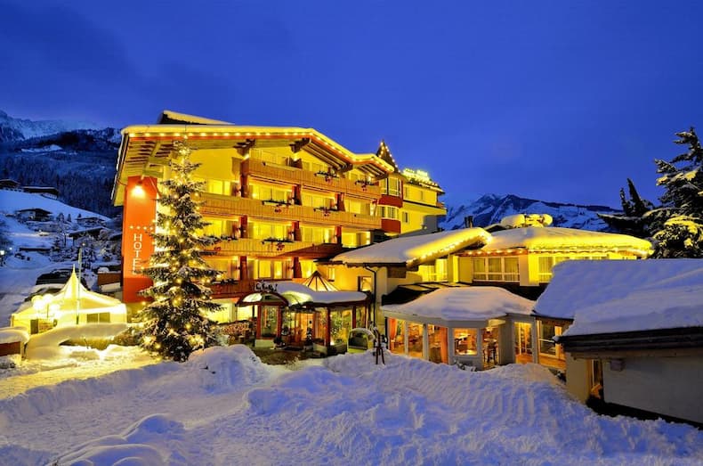 Hotel Vötters Sportkristall in Kaprun is een heerlijk hotel voor een wintersport in de kerstvakantie. © Summit Travel