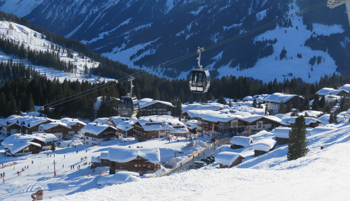 Wintersport in Königsleiten: Hoogste dorp in skigebied Zillertal Arena