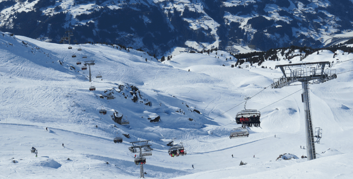 Skigebied Zell am Ziller telt veel rode pisten. © WintersportOostenrijkGids.nl