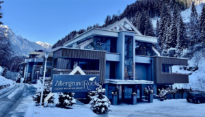 Het in december 2021 geopende ZillergrundRock Luxury Mountain Resort laat een verbluffende harmonie tussen natuur en architectuur zien. © ZillergrundRock